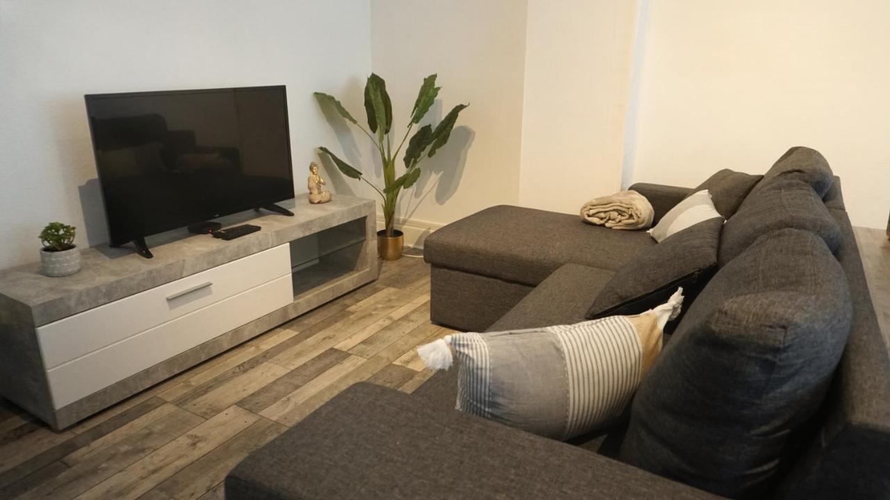 Logement Spacieux - Face A La Gare Et Centre-Ville Épinal Eksteriør bilde